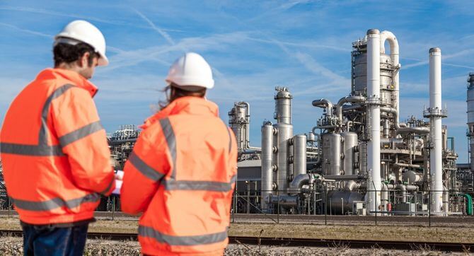 hero an industrial painting crew evaluation the project to work around your schedule